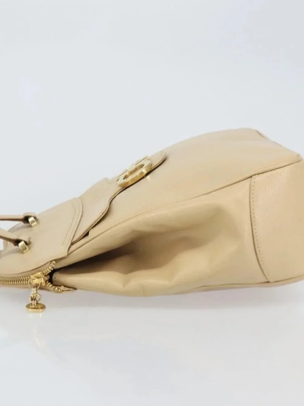 Salvatore Ferragamo Gancini Shoulder Bag Leather Beige Gold Auth 161430